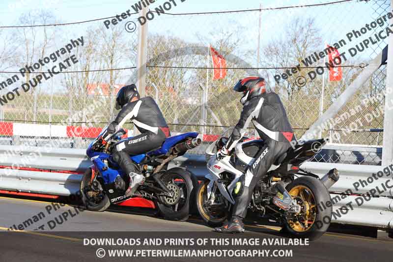 donington no limits trackday;donington park photographs;donington trackday photographs;no limits trackdays;peter wileman photography;trackday digital images;trackday photos